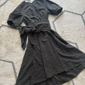 [ 새상품급 ] EPOCA 에포카 카슈쿨 피쉬테일 원피스 스트레치