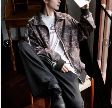 루즈 실루엣 레오파드 올 패턴 라인 트랙 자켓