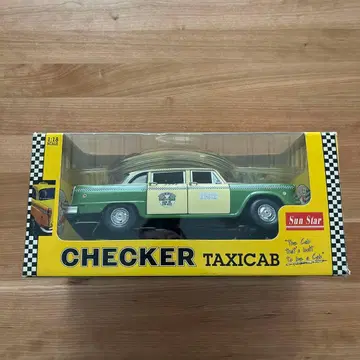 체커 택시 1/18 스케일