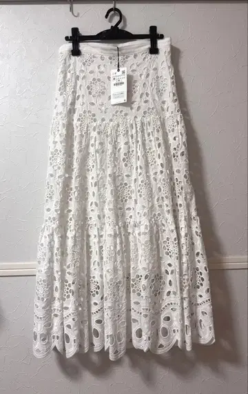 [ 새상품 ] ZARA 자수 컷워크 레이스 롱 스커트