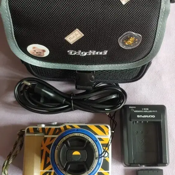 올림푸스 PEN E-PL1 (14-42mm 렌즈)