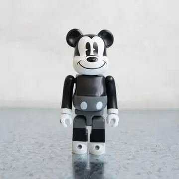 베어브릭 미키 프렌즈 미키 시크릿