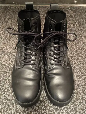 ZARA Vibram 레이스업 부츠 42