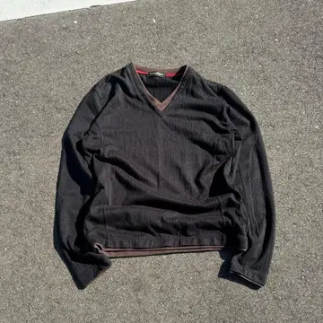 archive y2k v neck cut sew fade black