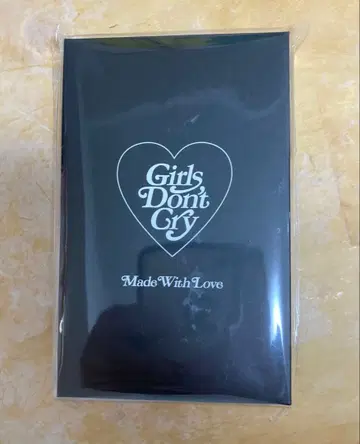 새상품 Girls Don't Cry 걸스 돈 크라이 골드 GOLD