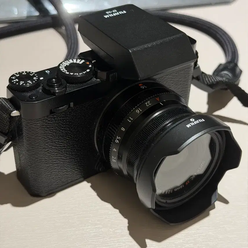 후지필름 X-E4 블랙 + XF27mm + XF16mm