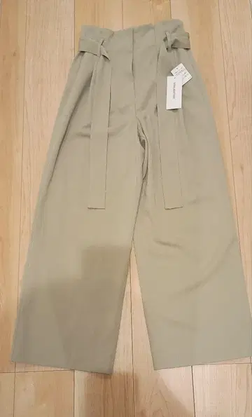 택 포함 새상품 NATURAL BEAUTY BASIC 와이드 팬츠 슬랙스