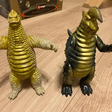 울트라맨 시리즈 괴수 피규어 2체 세트