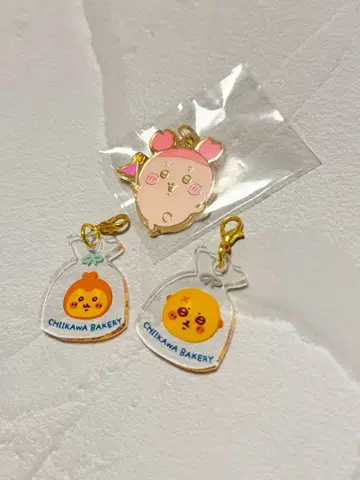치이카와 파크 경품 & 치이카와 베이커리 아크릴 키링 2개 세트
