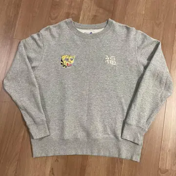 테일러 토요 x 빔즈 베트남 맨투맨 자수 호랑이