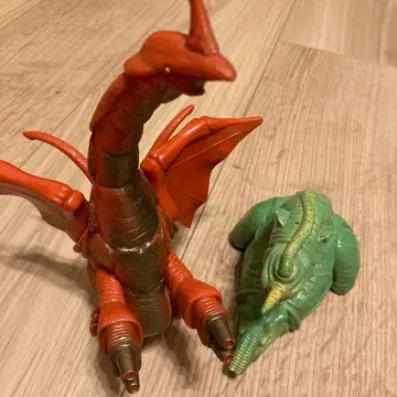 울트라맨 괴수 피규어 시라리와 브로즈