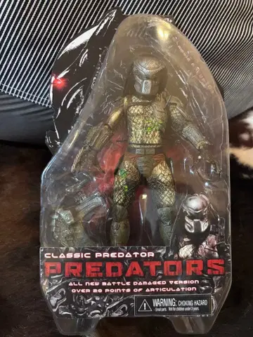 네카 클래식 프레데터 배틀 데미지 버전 PREDATOR