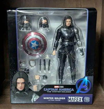 캡틴 아메리카 윈터 솔저 mafex 1/12 피규어