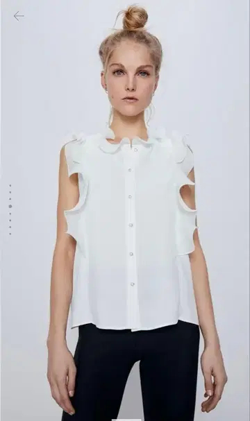 [미사용 새상품 택 포함] ZARA 펄 버튼 블라우스