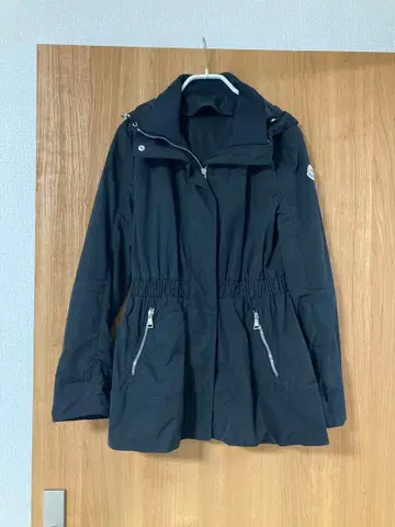 MONCLER 후드 부착 블랙 긴팔 자켓