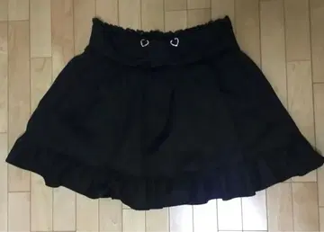 디어마이러브 휘핑 블랙 플레어 스커트 하트 장식 포함