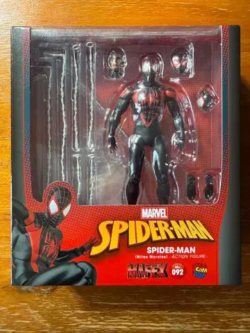 MAFEX 스파이더맨 마일즈 모랄레스 (COMIC RENEWAL)