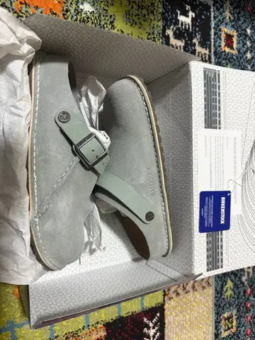BIRKENSTOCK Lutry 프리미엄 스웨이드 퓨어세이지