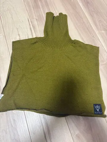 SOUTH2 WEST8 올리브 그린 리브 하이넥 베스트