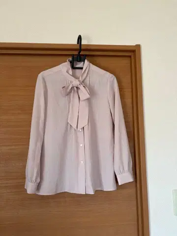 뉴요커 새상품급 리본 포함 긴팔 셔츠 옅은 핑크 M 보타이 블라우스