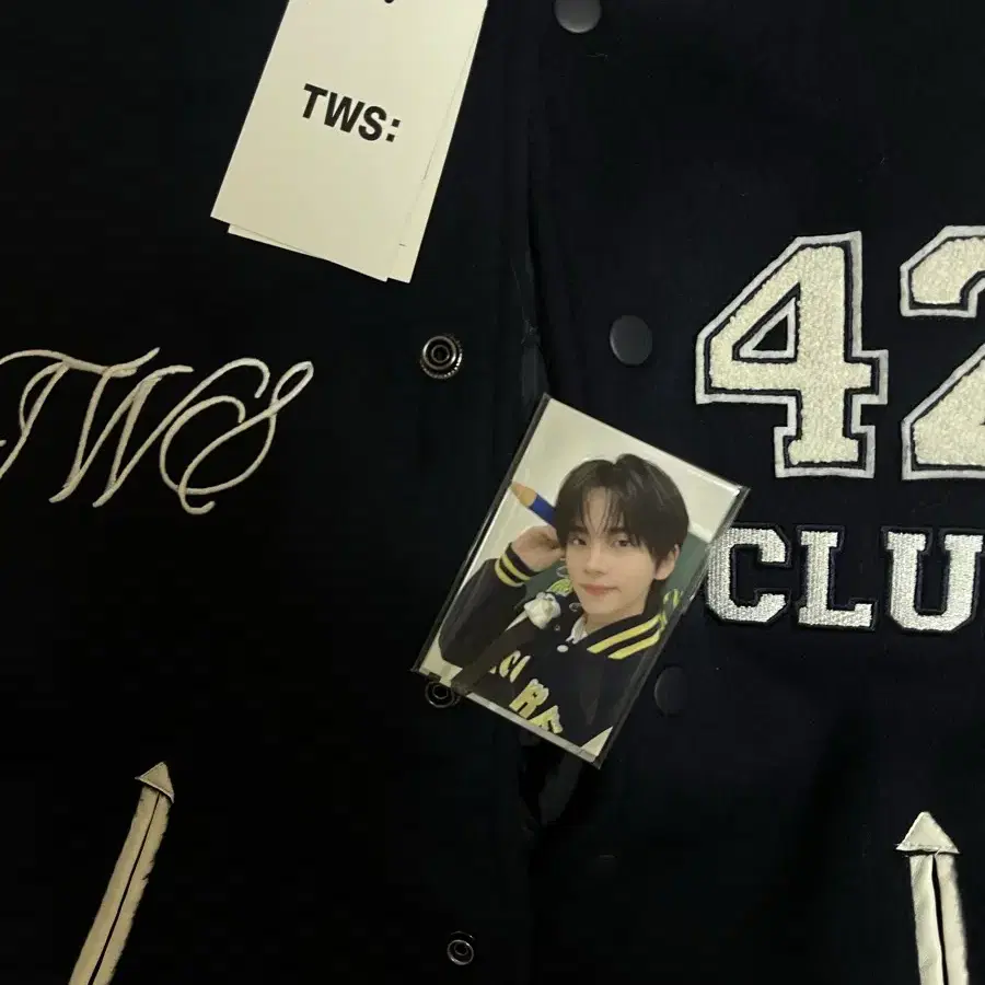 TWS 42:CLUB VARSITY JACKET Mサイズ 新品未使用 TWS fanmeeting md Varsity jacket M size WTS | Bunjang Global