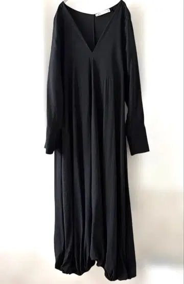 ZARA 벌룬 원피스 블랙 롱 V넥 긴팔