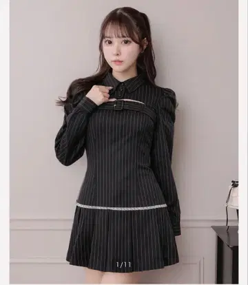 pium 벨트 스트라이프 긴팔 원피스 블랙 스트라이프