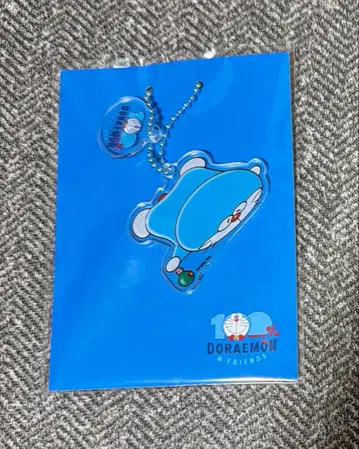 100% 도라에몽 & 프렌즈전 아크릴 2단 키링 산타인 도라에몽 1