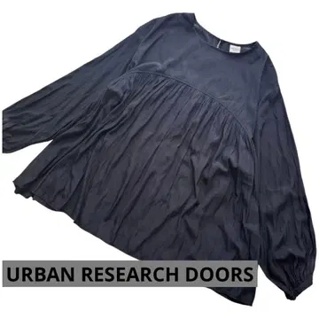 어반 리서치 도어스 샤기 긴팔 블라우스 태그 절개 블랙