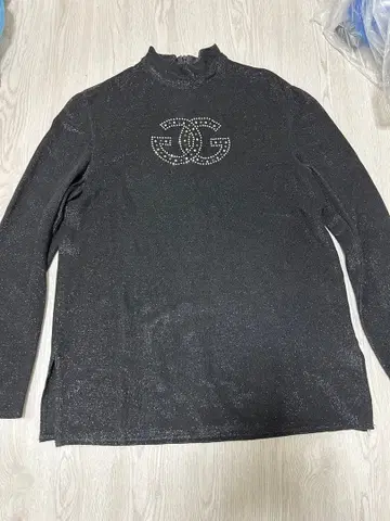 이타리야 스톤 장식 블랙 긴팔 상의 사이즈 9