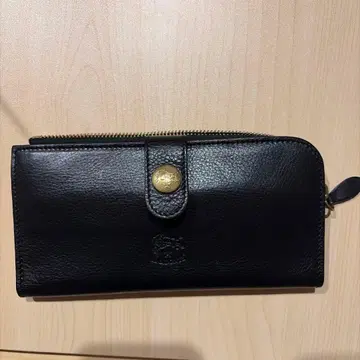 일비종떼 블랙 가죽 장지갑 골드 컬러 버튼 포함