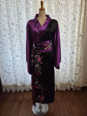 보라색 새틴 로브 꽃무늬 오비 포함