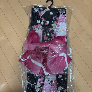 블랙과 핑크 꽃무늬 유카타 오비 세트