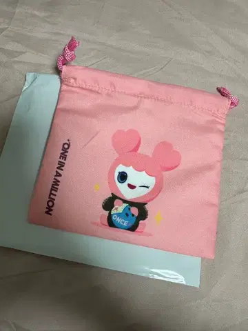 TWICE THIS IS FOR 랜덤 복조리 파우치 모모