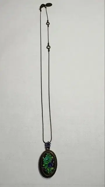 미하엘 네그린 목걸이
