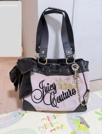 Juicy Couture 핸드백 핑크/블랙