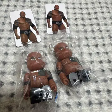 더 락 베어브릭 2체 세트