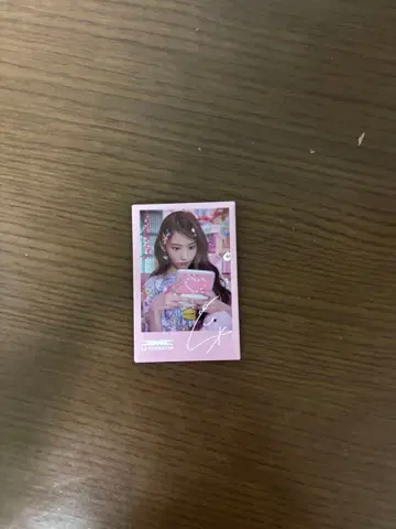 LE SSERAFIM SAKURA 캔뱃지 스트랩