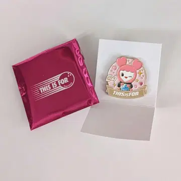 TWICE THIS IS FOR 랜덤 핀 배지 모모 모블리