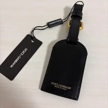 돌체앤가바나 키링 네임택 블랙 검정색 가죽 금 로고
