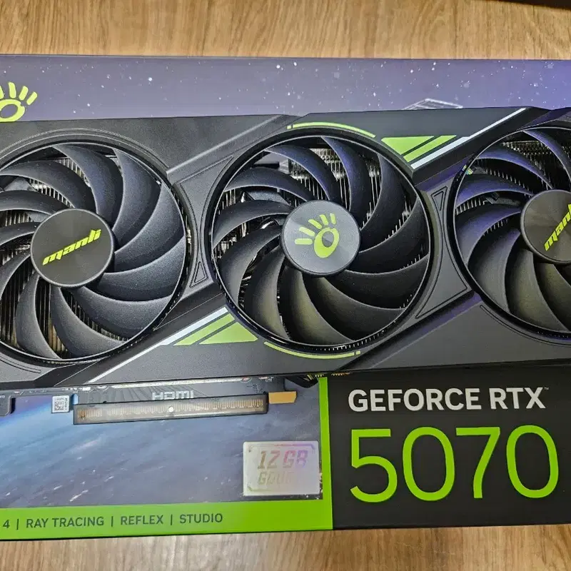 MANLI RTX 5070 Nebula D7 12GB 미사용