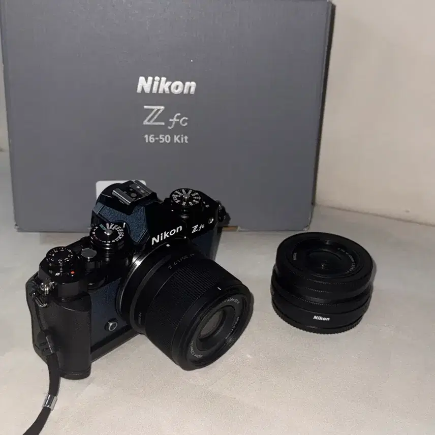 니콘 Z fc 번들렌즈 + 35mm f1.7 렌즈 ( 프리미엄 색상 )