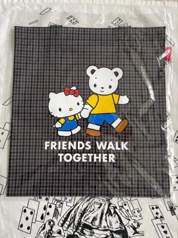 패밀리아 헬로키티 x familiar 블랙 계열 체크 토트백