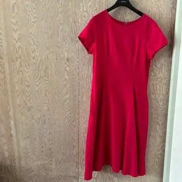 DoClasse 린넨 100% 짙은 핑크 반팔 무릎 기장 원피스