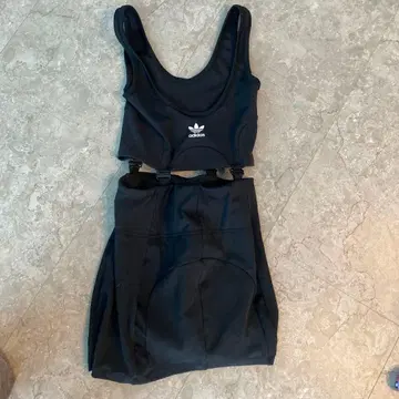 adidas 슬리브리스 미니 원피스 XS 블랙
