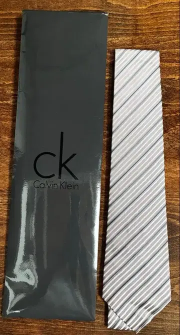 캘빈 클라인 넥타이 핑크