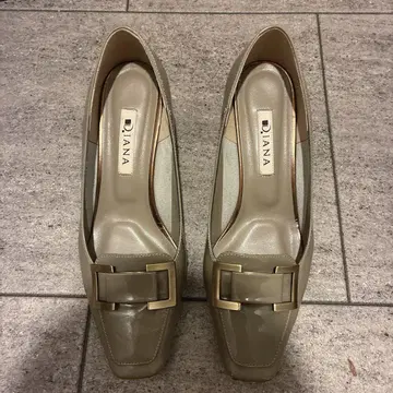 DIANA 올리브색 카키 그린 스퀘어토 하이힐