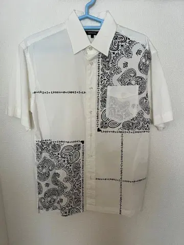 LOVELESS 화이트 페이즐리 무늬 반팔 셔츠 S