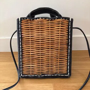 에바고스 숄더백