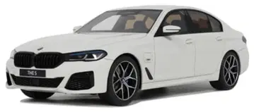 GT SPIRIT 1/18 BMW 545e xDrive M 스포츠